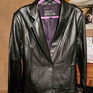 Jaclyn Smith leather blazer